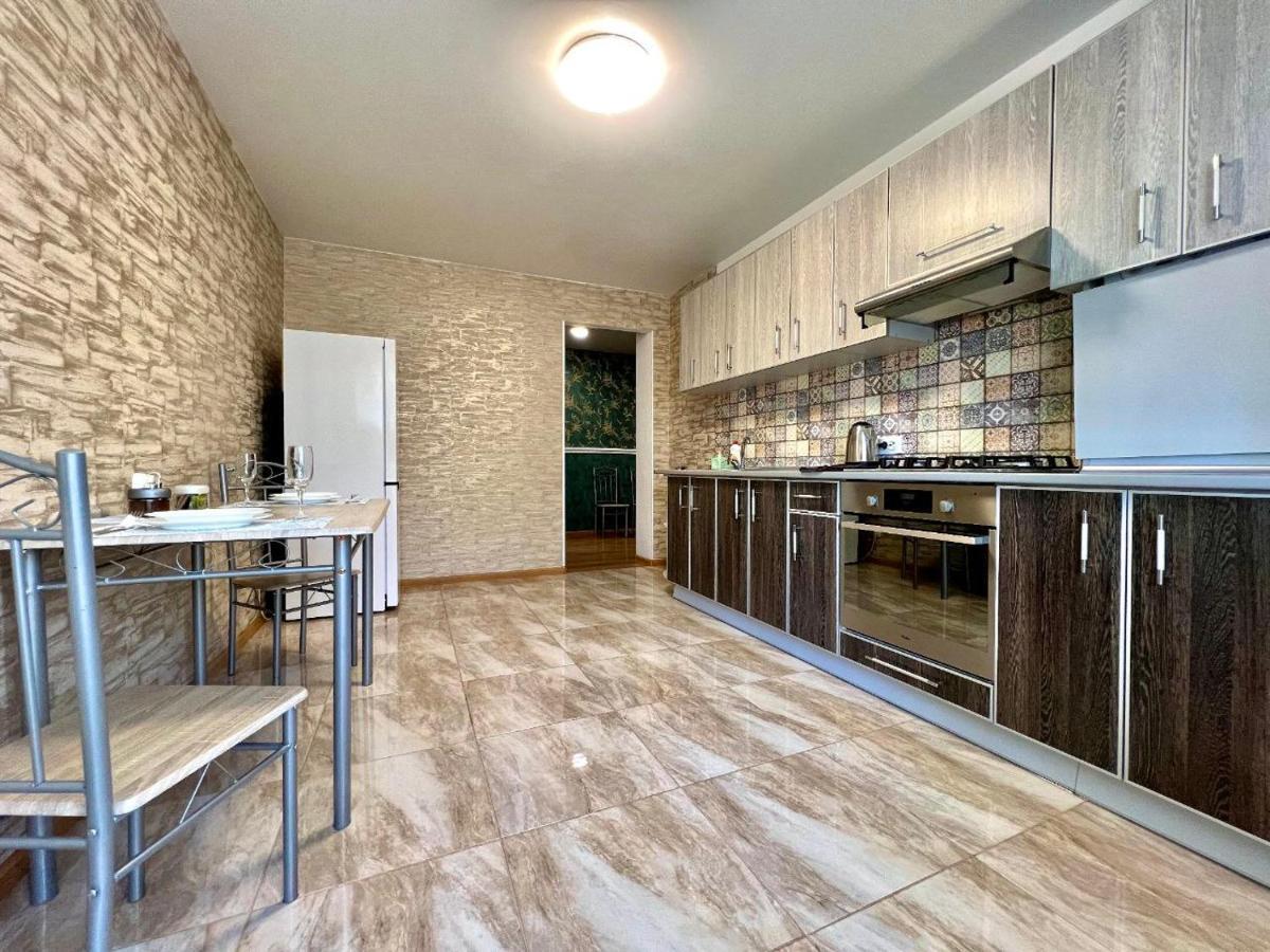 Apartpoltava Простора Однокімнатна Квартира В Новобудові, Корпусний Парк Exteriér fotografie